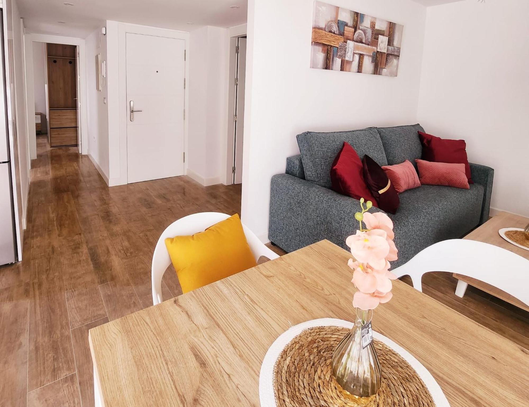 Novamar Apartamentos, Independientes Con Terraza, Dos Dormitorios, Salon Y Cocina Independiente, Ubicados En Centro De Y A La Playa, Wifi De Alta Velocidad Fuengirola