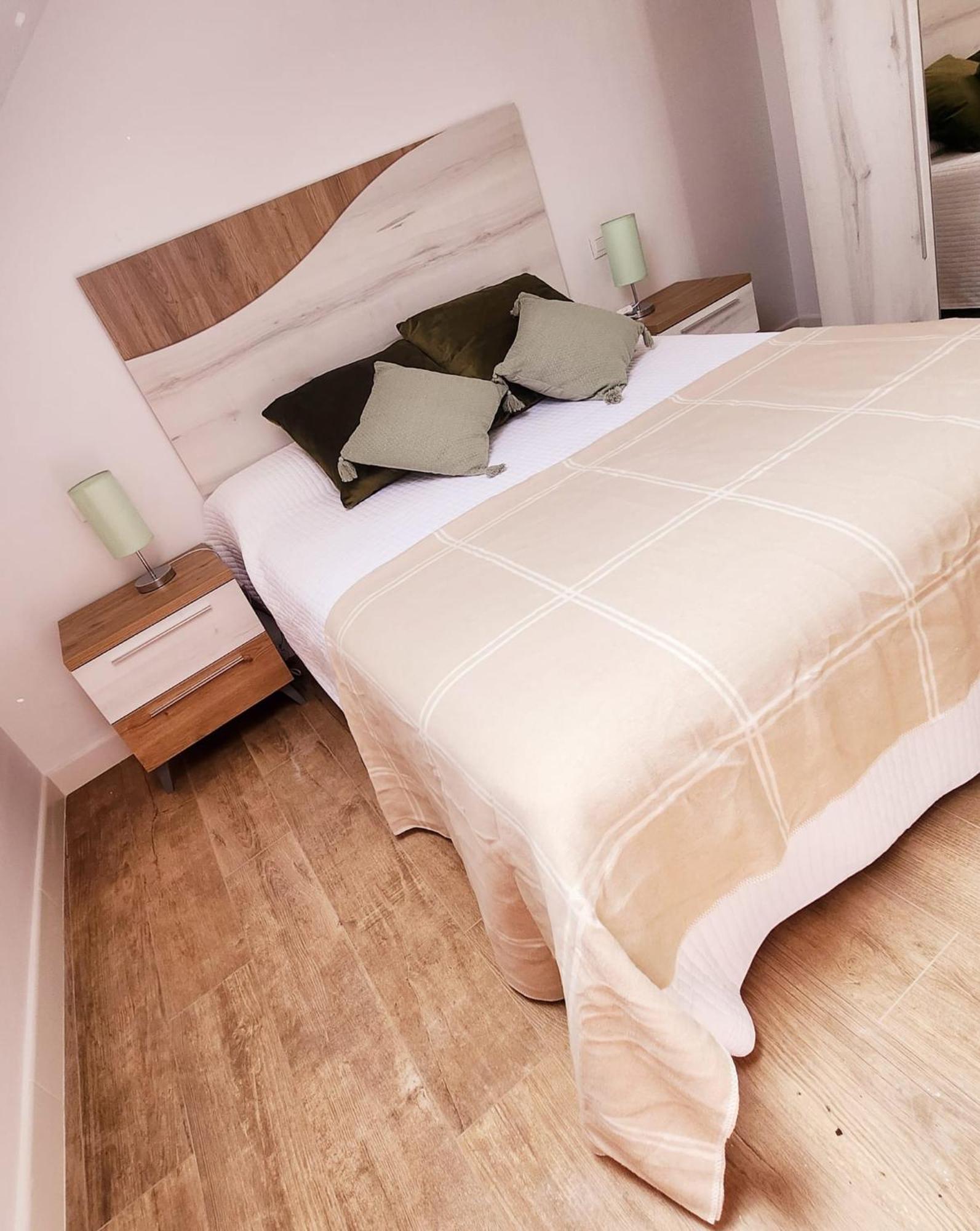 Novamar Apartamentos, Independientes Con Terraza, Dos Dormitorios, Salon Y Cocina Independiente, Ubicados En Centro De Y A La Playa, Wifi De Alta Velocidad Apartment