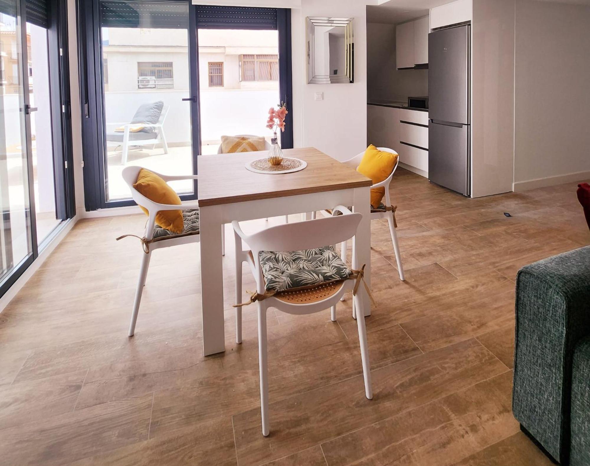 Novamar Apartamentos, Independientes Con Terraza, Dos Dormitorios, Salon Y Cocina Independiente, Ubicados En Centro De Y A La Playa, Wifi De Alta Velocidad * Fuengirola